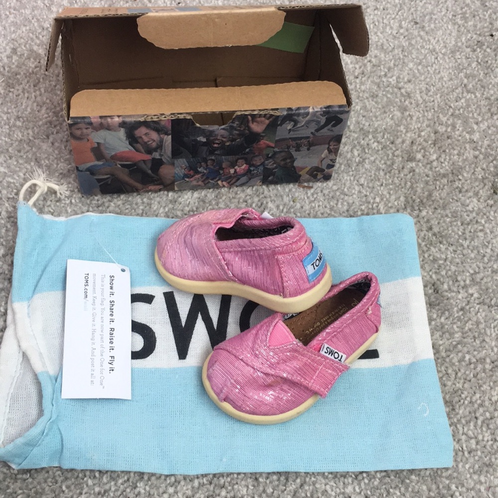 Toms